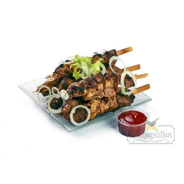 Мини-шашлычок из свиного ошейка на бамбуковой шпажке