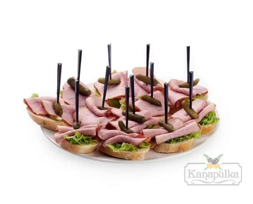 Брускетта с бужениной и корнишоном