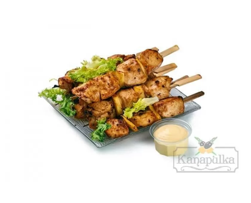 Куриный мини-шашлычок с ананасом на бамбуковой шпажке