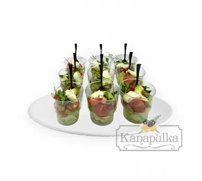 Салат с маринованными мидиями и белым соусом