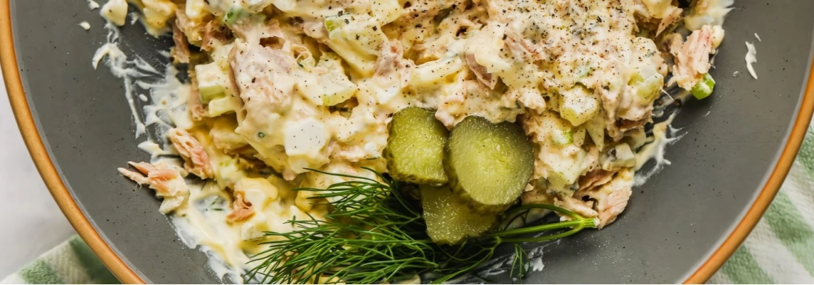 Рецепт салата с тунцом и яйцом
