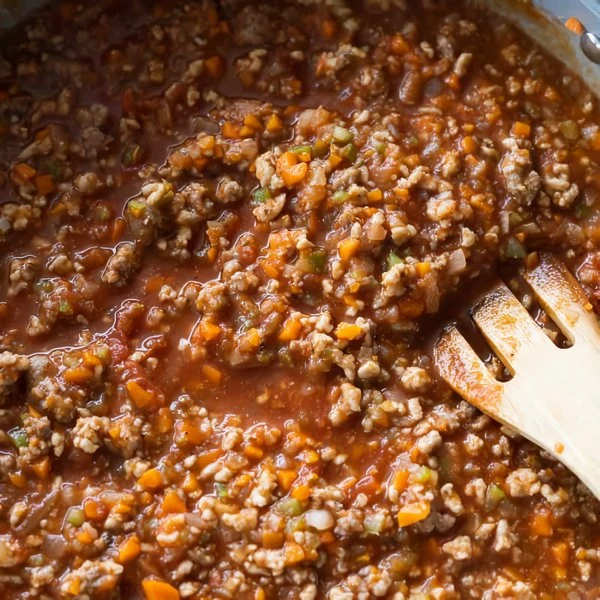 приготовление болоньезе с куриным фаршем