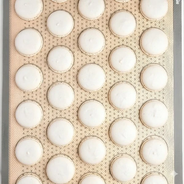 выпекать макаруны