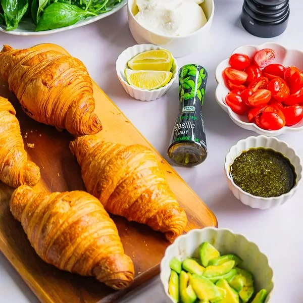 наполнять круассаны начинкой