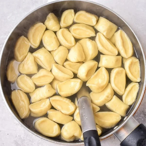 варить галушки