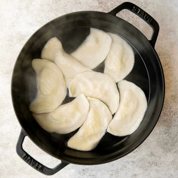 варить вареники с картошкой