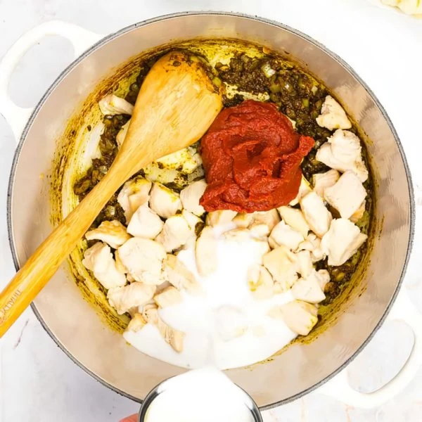 обжаривать курицу карри