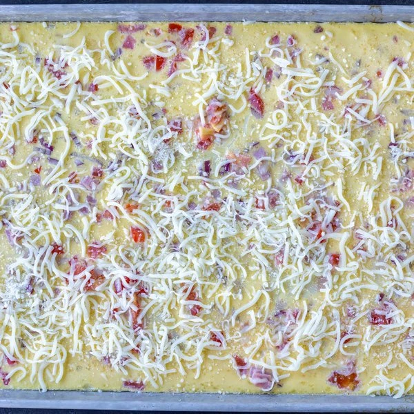 посіпать омлет сыром