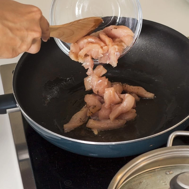 смажити курицю смажити курицю