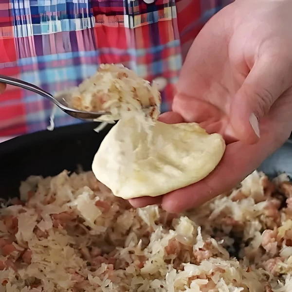 сложить пирожки с капустой