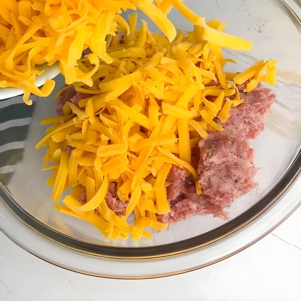 свиной фарш с сыром