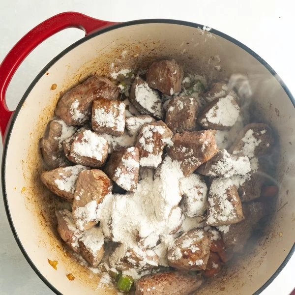 приготовление мяса на рагу
