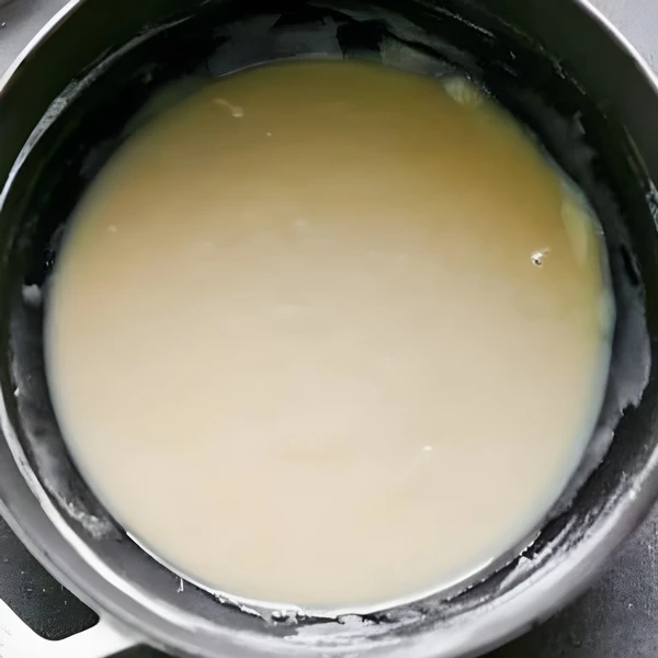 смешать муку и масло