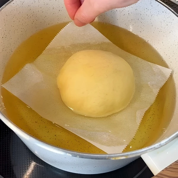 жарить пончики
