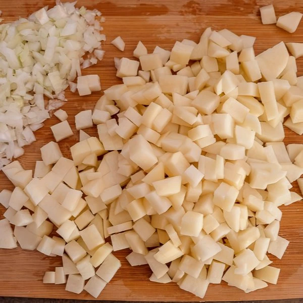 нарезать картофель