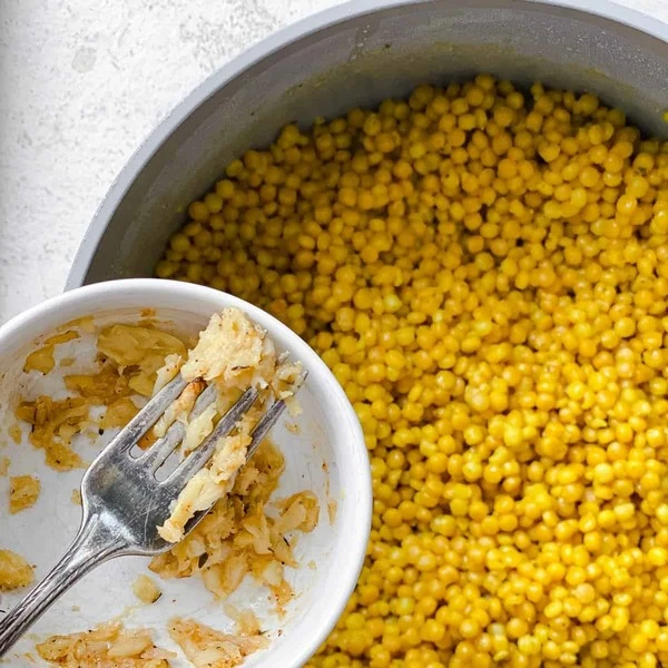 заправлять кус-кус чесноком
