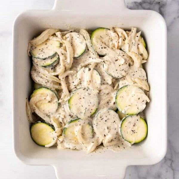 сборка запеканки с кабачками